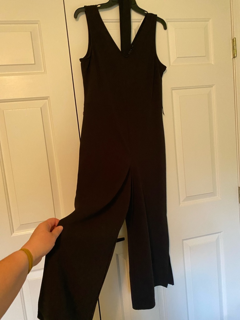Tiana B. Black Sleeveless V-Neck Cropped Jumpsuit Side Slit - size 12